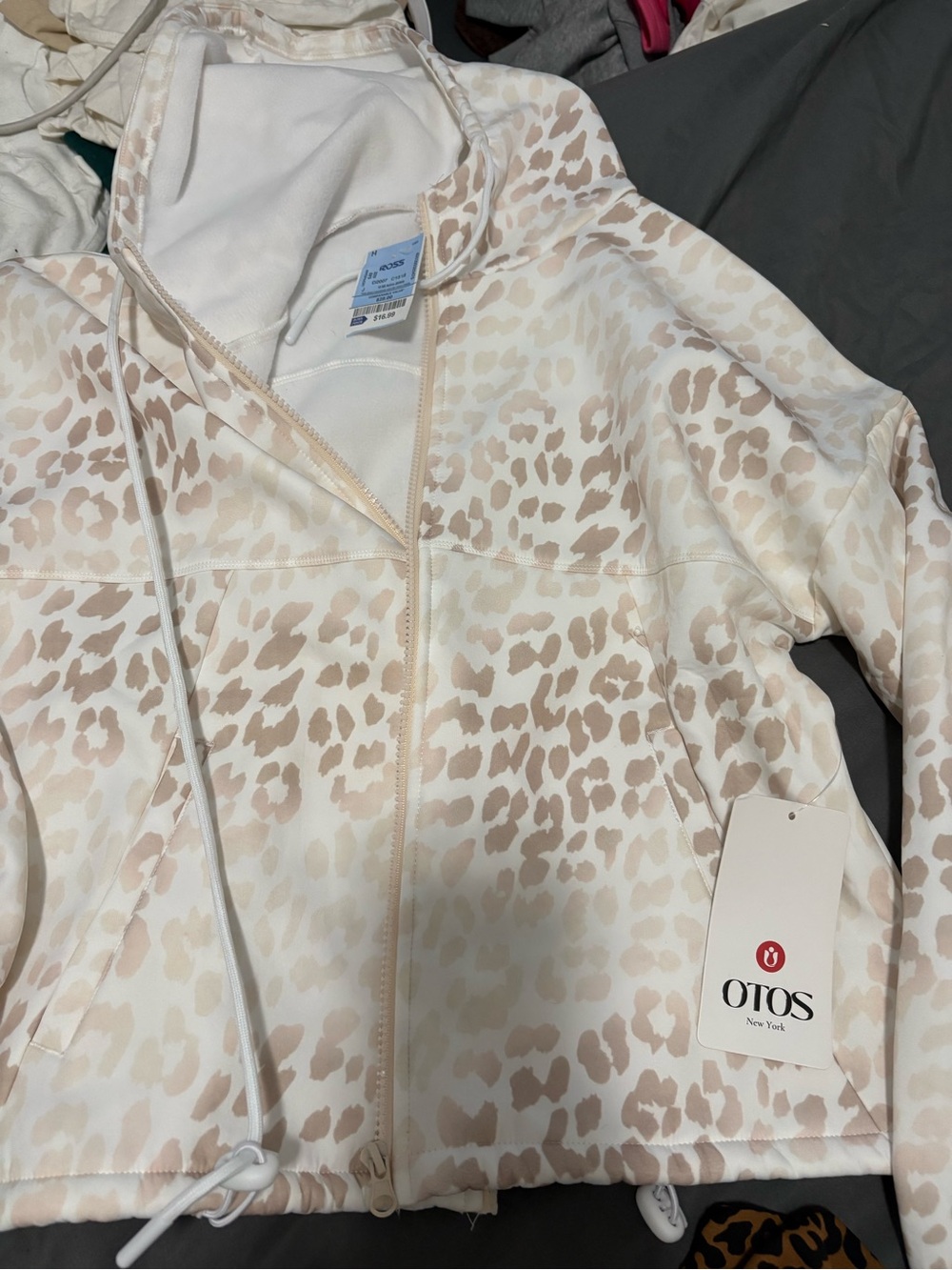 OTOS Women's Cream Leopard Print Zip Hoodie